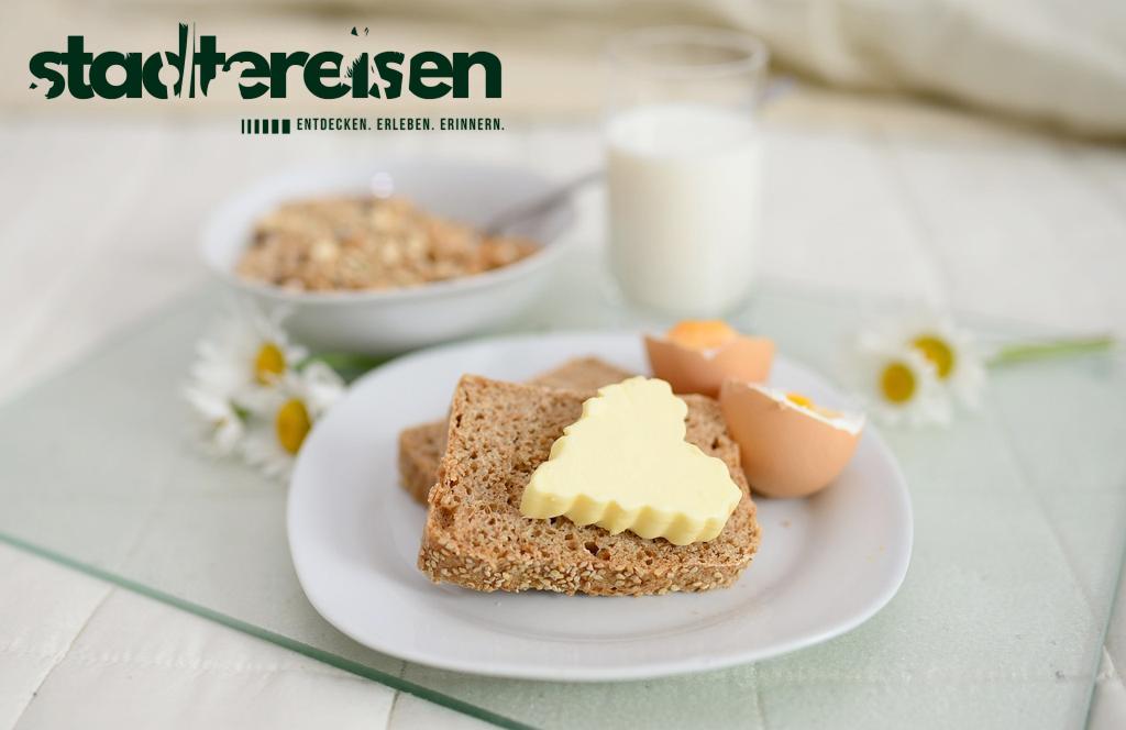 Diese Städte Bieten Frühstück Auf Fahrenden Bootsbalkonen An