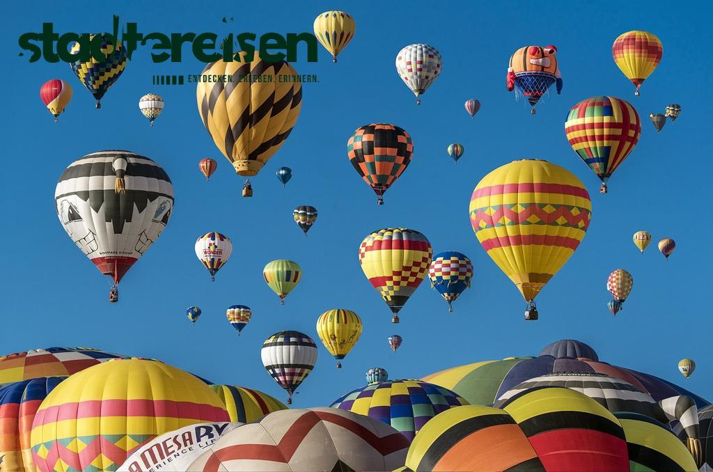 Diese Städte Feiern Festivals Auf Dächern Über Der Skyline