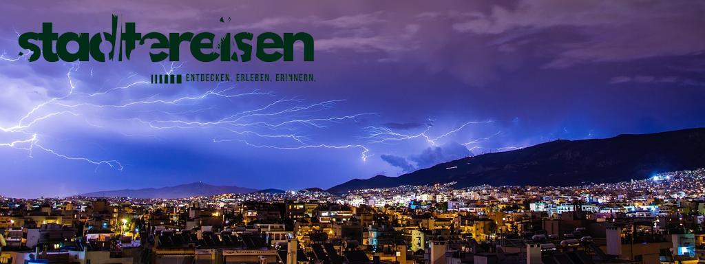Städte Mit 360-Grad Aussichtsplattformen Auf Fahrenden Zügen