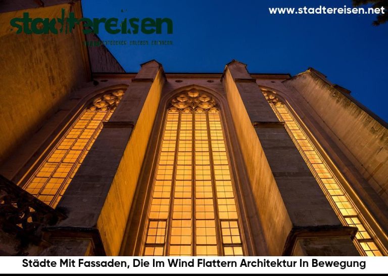 Städte Mit Fassaden, Die Im Wind Flattern Architektur In Bewegung
