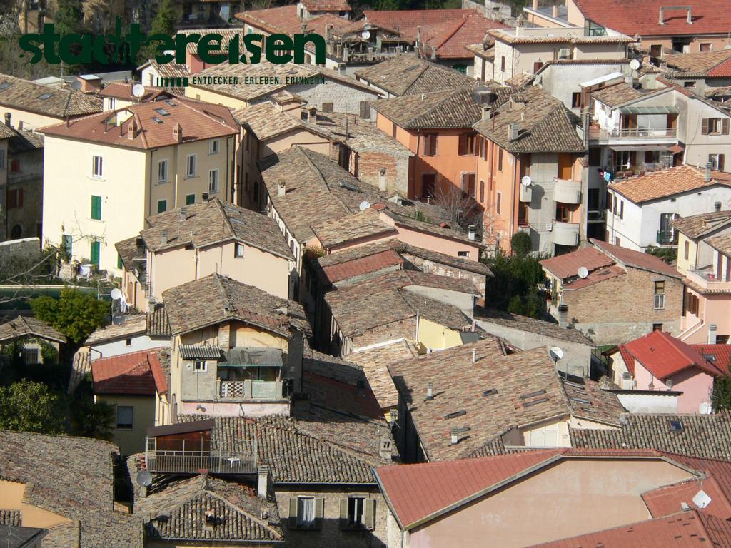 Städte Mit Labyrinthartigen Spiegelgärten Zum Verlaufen Und Staunen
