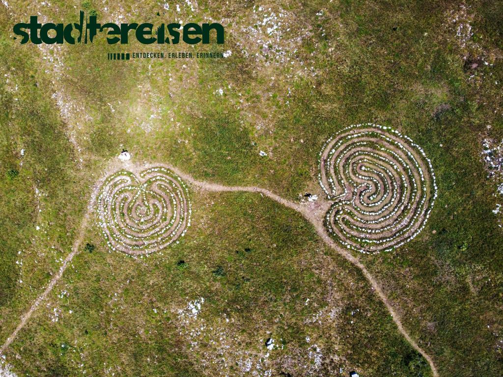 Städte Mit Labyrinthartigen Spiegelgärten Zum Verlaufen Und Staunen