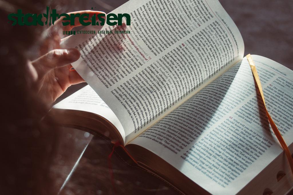 Städte Mit Öffentlichen Bücherwänden In U-Bahn-Schächten