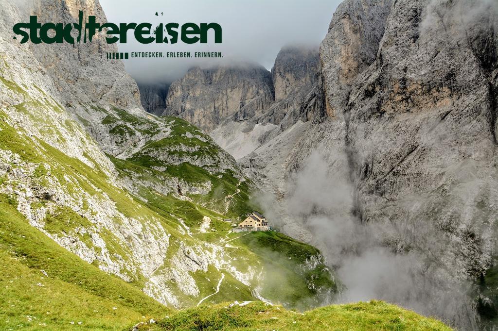 Städte Mit Open-Air-Kinos Auf Fahrenden Lastwagen