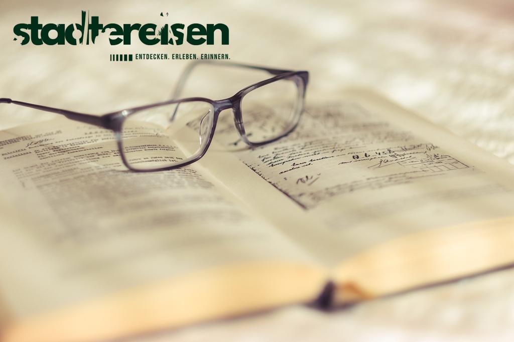 Städte Mit Rollenden Bibliotheken Bücher Auf Rädern Durch Die Straßen