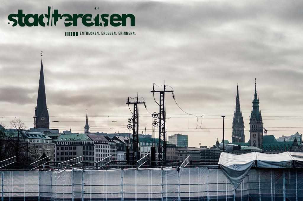 Städte Mit Schwebenden Brücken Zwischen Wolkenkratzern