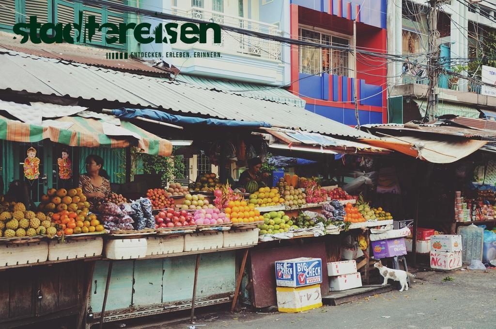 Städte Mit Streetfood-Märkten In Alten Zügen