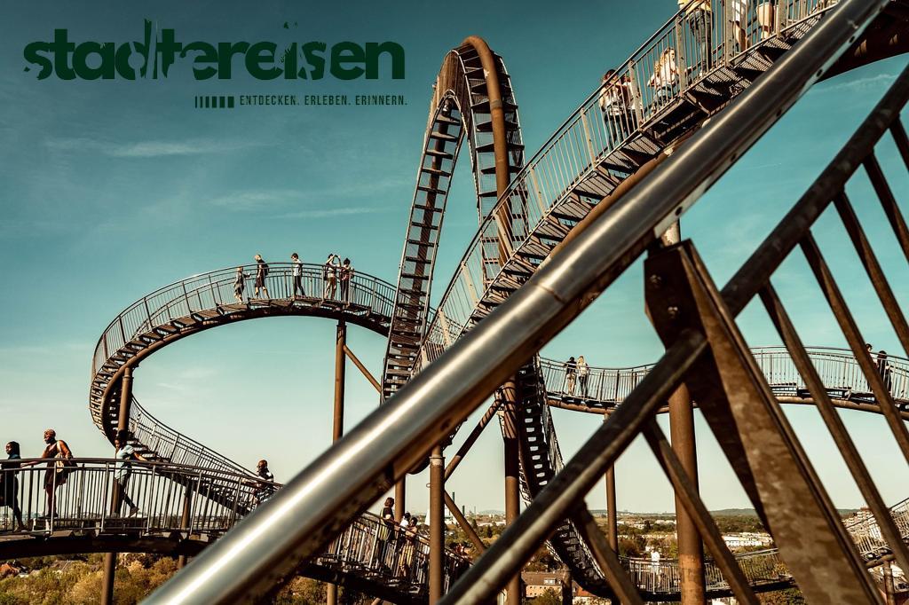 Städte Mit Unterwasser-Skulpturenparks In Flüssen Und Seen