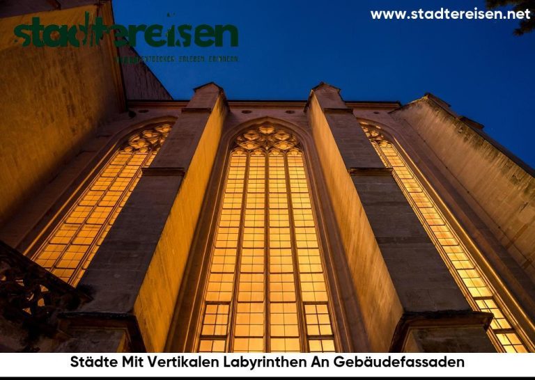 Städte Mit Vertikalen Labyrinthen An Gebäudefassaden