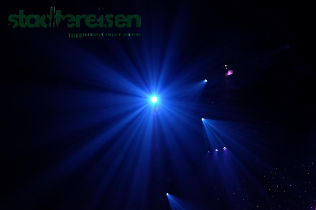 Wo Bahnhöfe Nachts Zu Lichtshows Mit Musik Werden