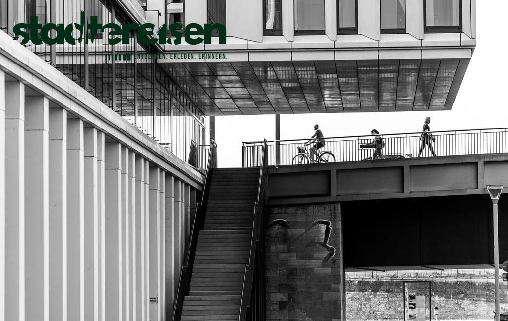 Wo Man In Städten Auf Ehemaligen Flughäfen Spazieren Gehen Kann