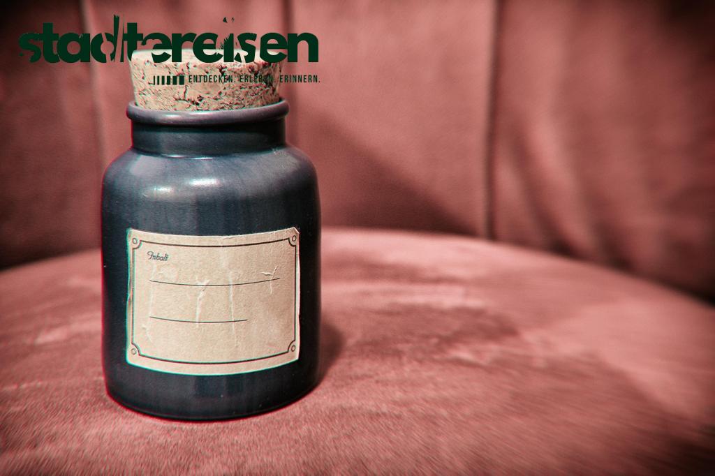 Wo Straßencafés In Alten Straßenbahnen Untergebracht Sind Nostalgisch Genießen