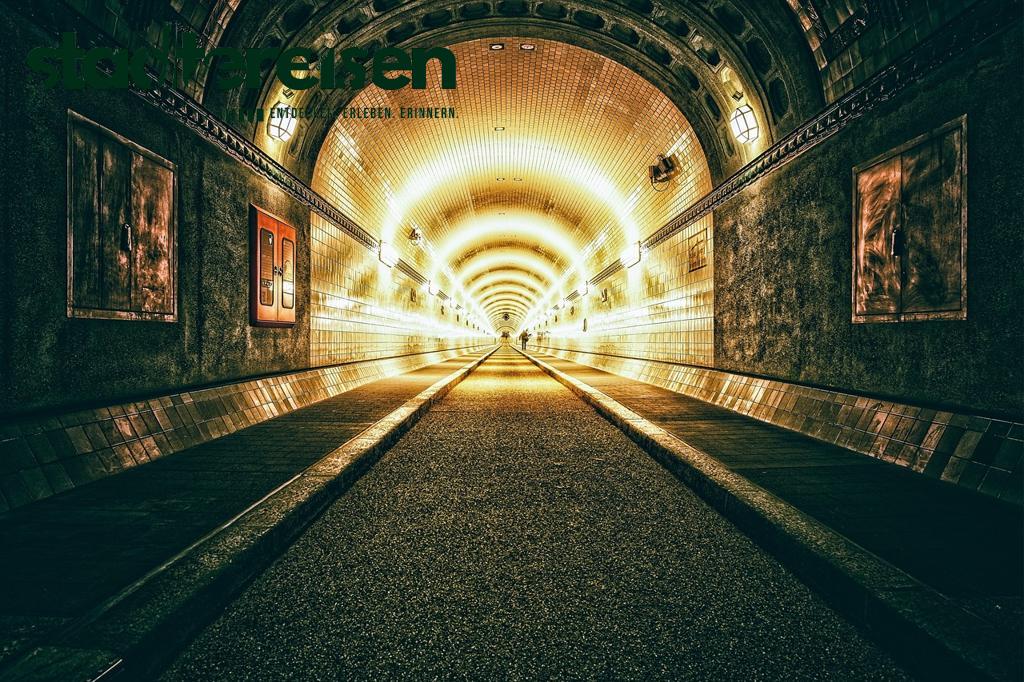 Wo Verlassene Tunnel Zu Leuchtenden Kunstinstallationen Werden
