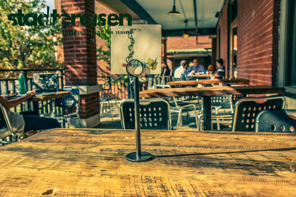 Städte Mit Restaurants In Alten Flugzeugen Mitten In Der City