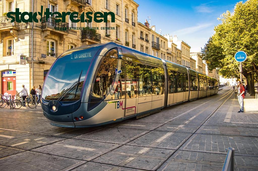 Städte Mit Rollenden Food-Trams Auf Stillgelegten Bahnlinien