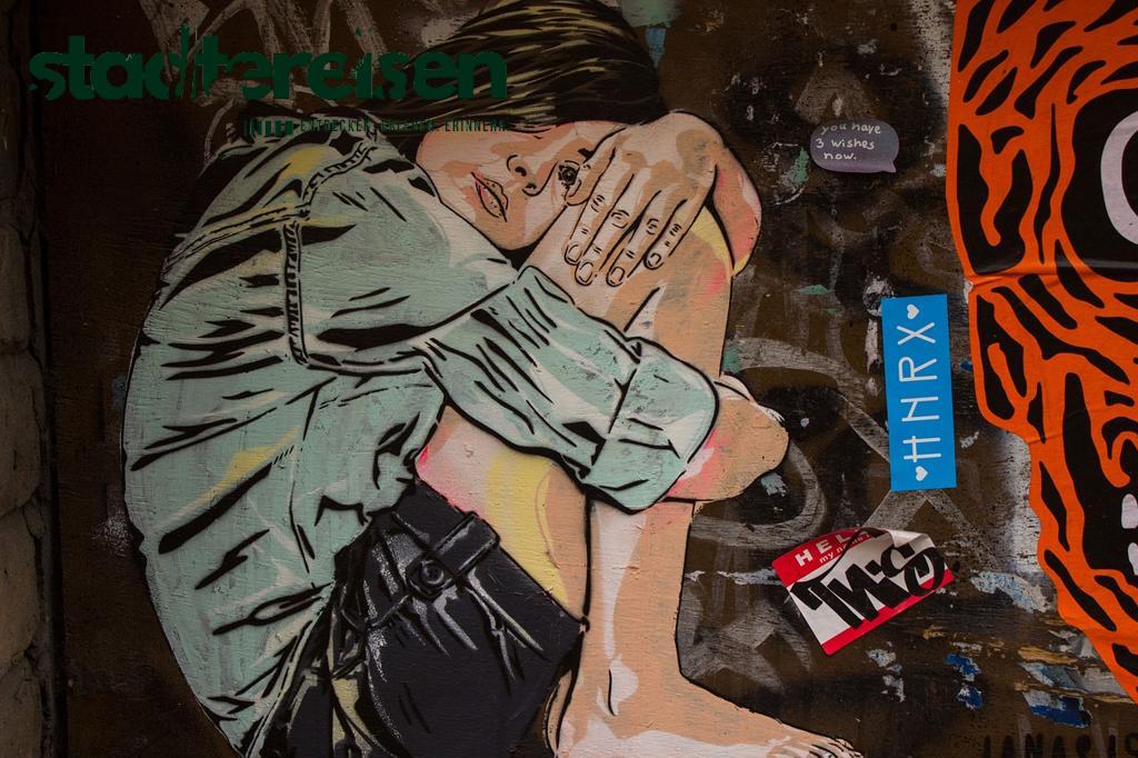 Städte Mit Street-Art-Gassen, Die Nur Im Regen Sichtbar Werden