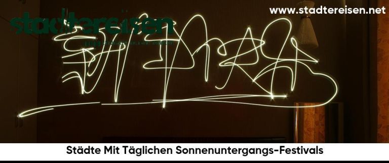 Städte Mit Täglichen Sonnenuntergangs-Festivals